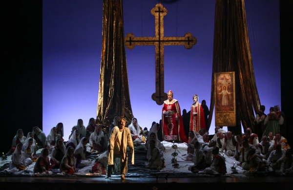 На снимката Костадин Андреев в ролята на Ангел, Ангел Христов - Царят и хора на Софийската опера